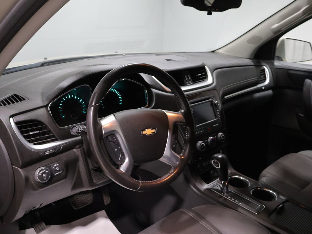 Used 2016 Chevrolet Traverse LT w/ Style and Technology Package image 14
