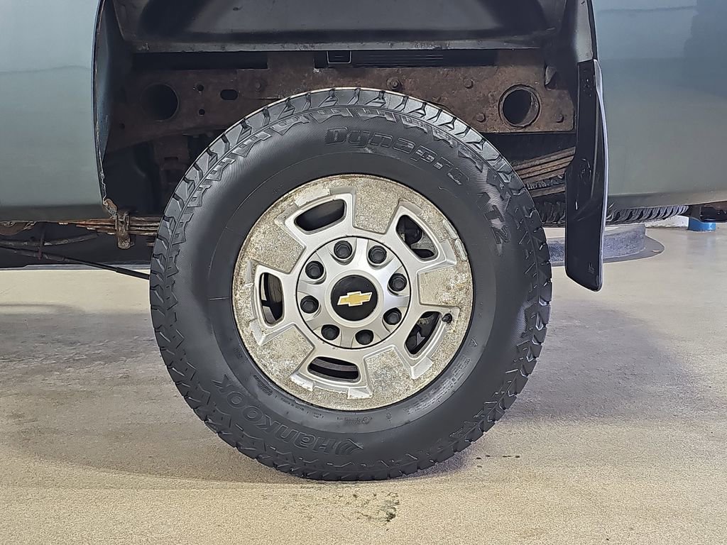 Used 2011 Chevrolet Silverado 2500 LT w/ Interior Plus Package image 36