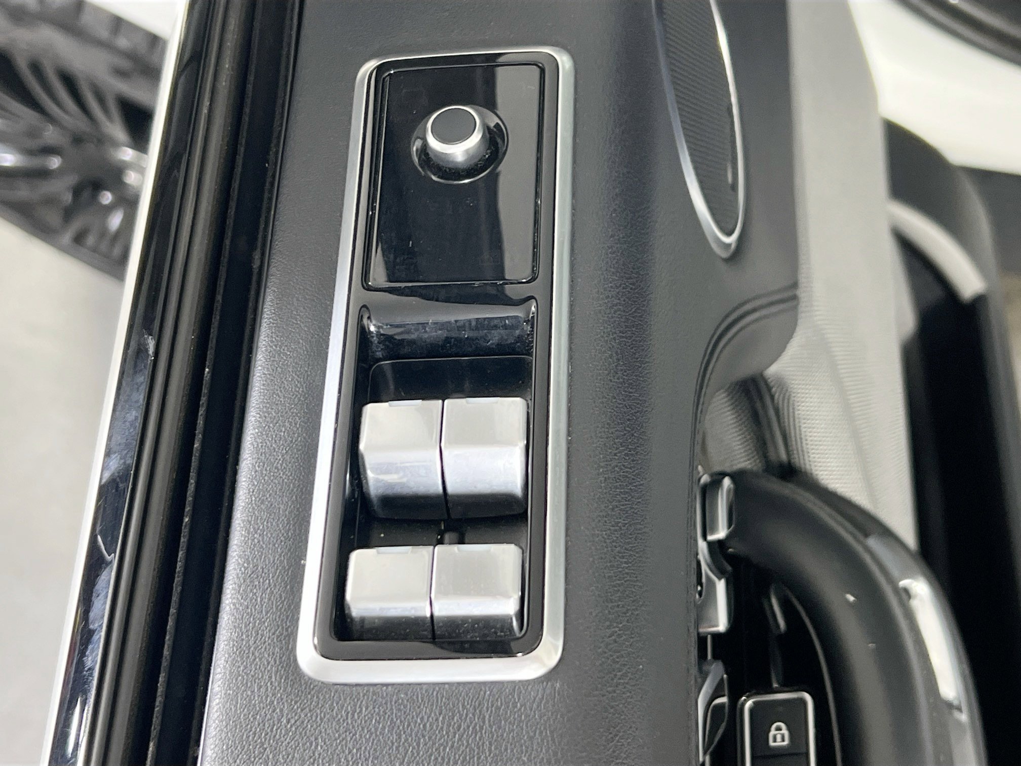 Used 2022 Land Rover Range Rover Westminster Edition image 18