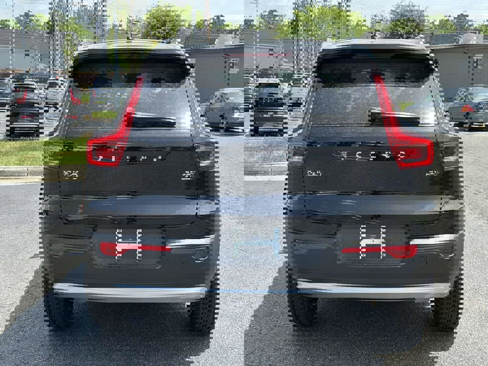 Certified 2025 Volvo XC40 B5 Ultra w/ Climate Package image 21