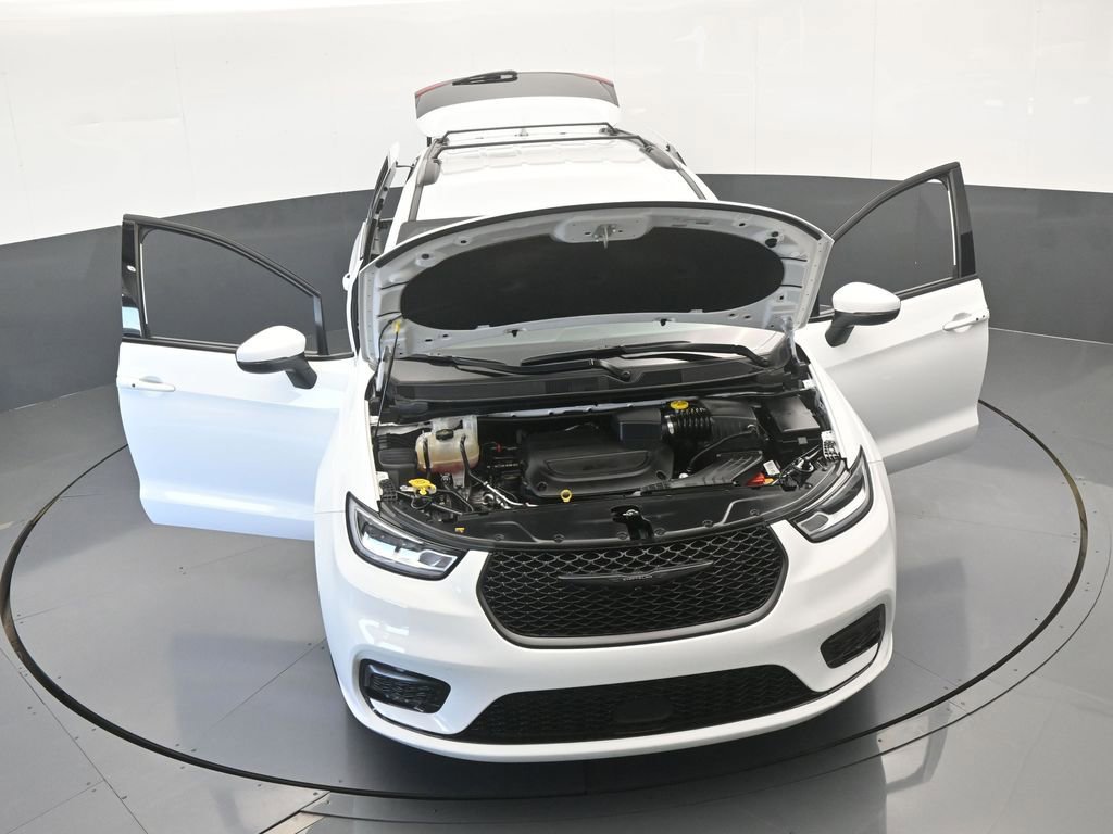 Used 2023 Chrysler Pacifica Touring-L w/ S Appearance Package image 74