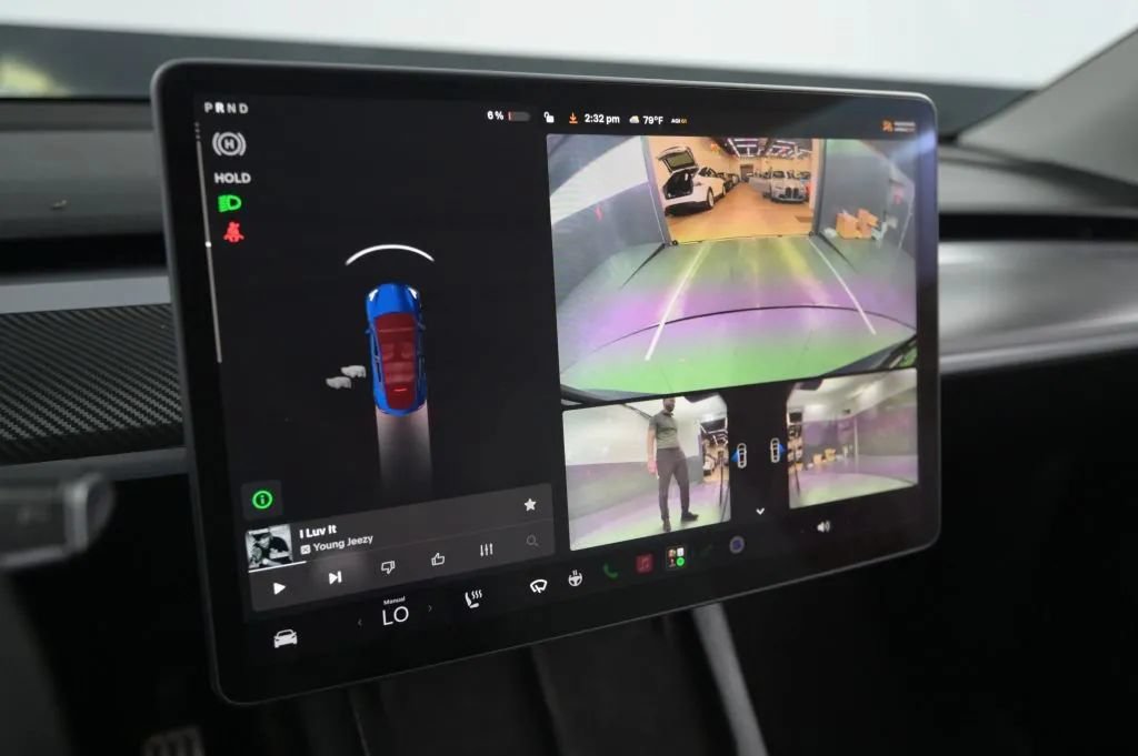 Used 2022 Tesla Model Y Performance AWD/4WD image 29