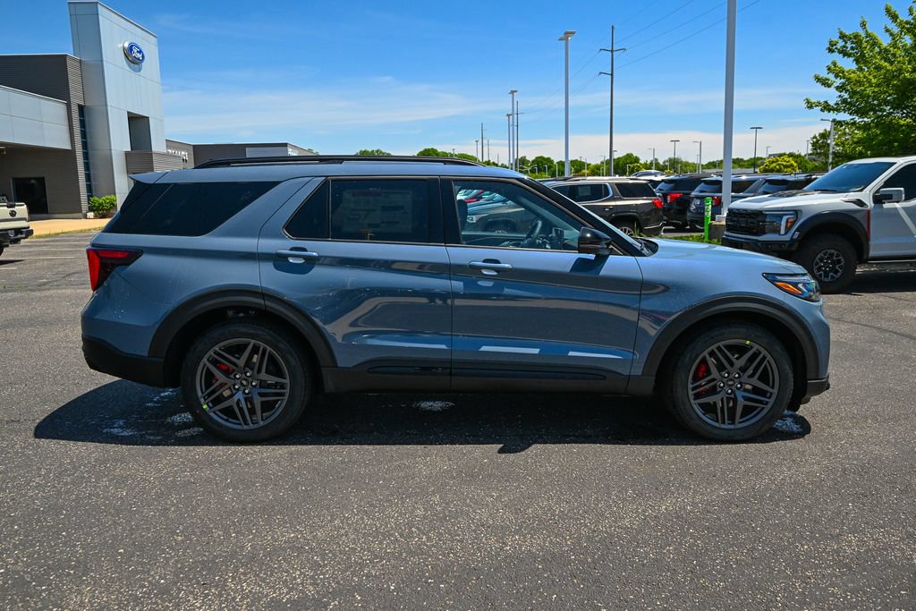 New 2026 Ford Explorer ST w/ Sun And Sound Package AWD/4WD image 3