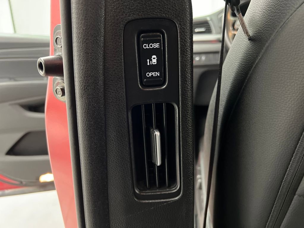 Used 2025 Honda Odyssey Sport-L image 16