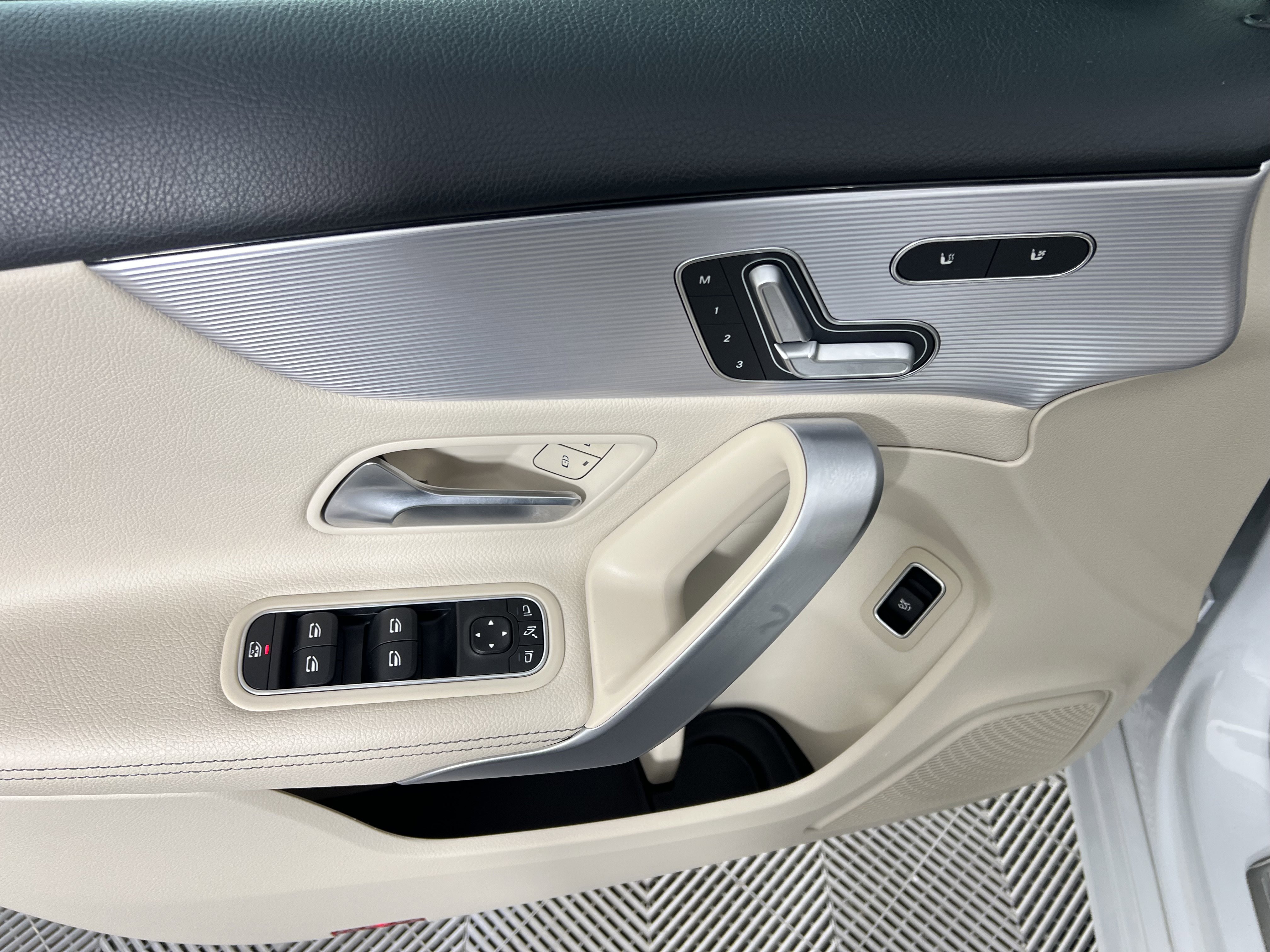 Used 2020 Mercedes-Benz A 220 4MATIC image 17