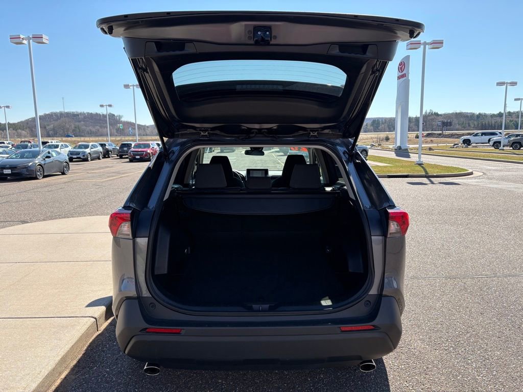 Certified 2025 Toyota RAV4 XLE AWD/4WD image 4