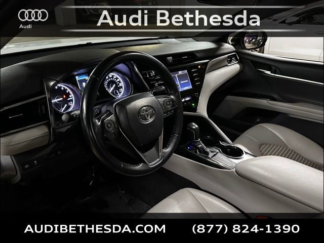 Used 2018 Toyota Camry SE w/ Moonroof Package image 12