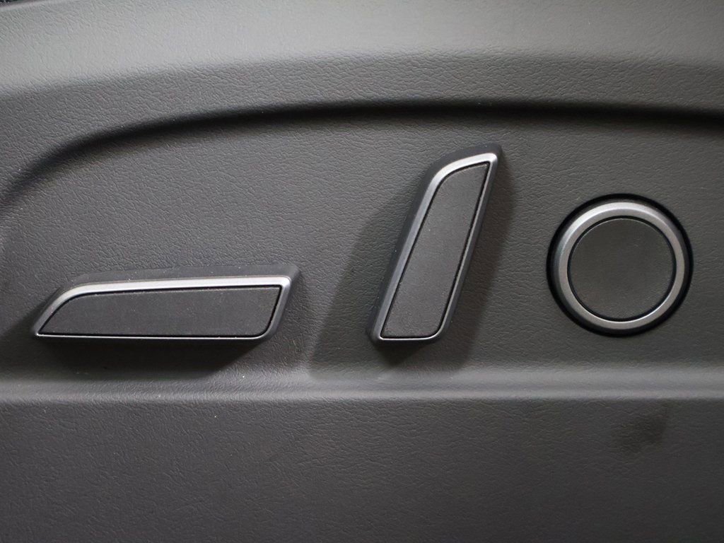 Used 2026 Tesla Model Y Long Range image 33