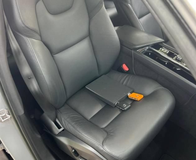 Used 2023 Volvo XC60 B5 Plus w/ Climate Package AWD/4WD image 4