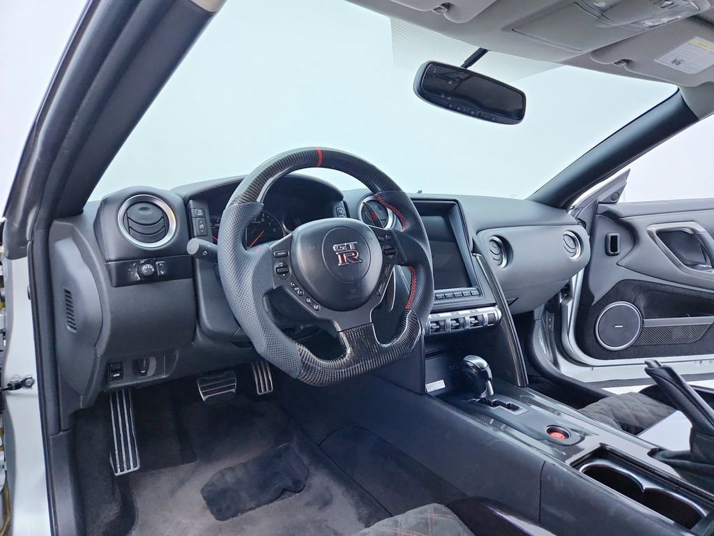 Used 2010 Nissan GT-R Premium AWD/4WD image 13