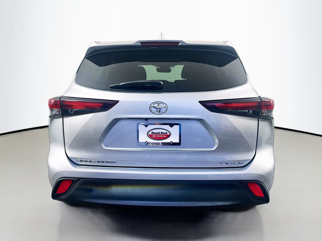 Certified 2024 Toyota Highlander XLE AWD/4WD image 6