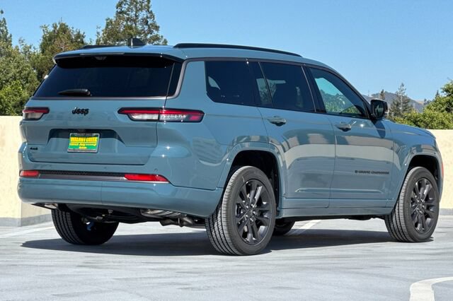 New 2026 Jeep Grand Cherokee L Limited AWD/4WD image 4