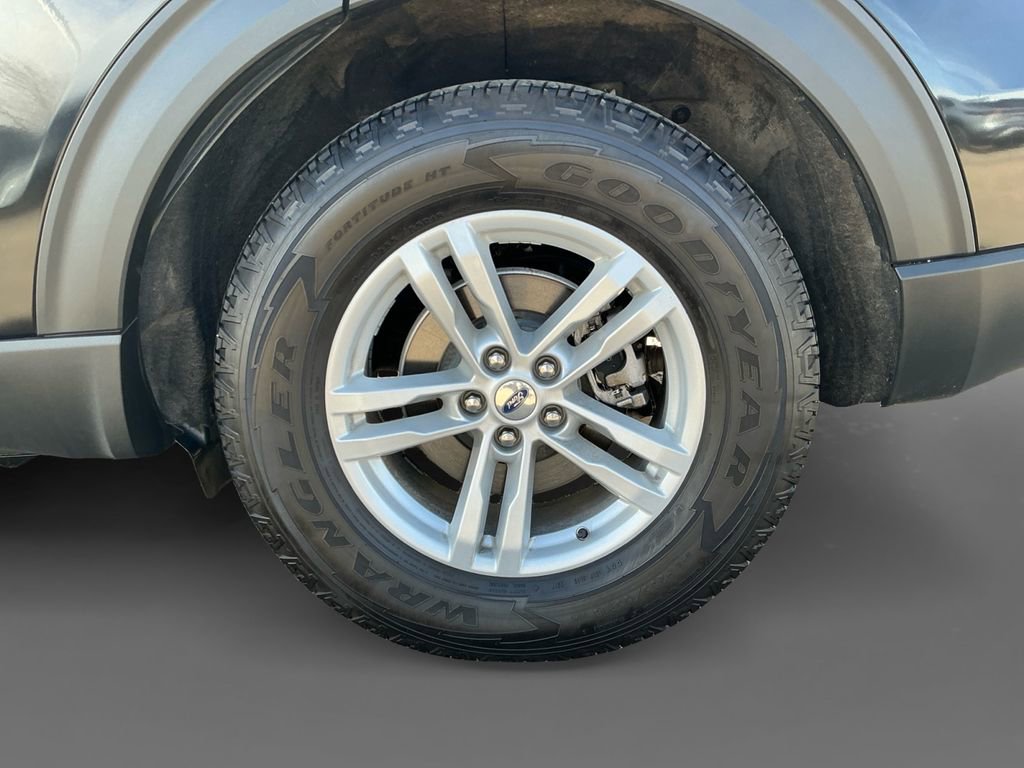 Used 2024 Ford Explorer XLT w/ Equipment Group 202A image 14