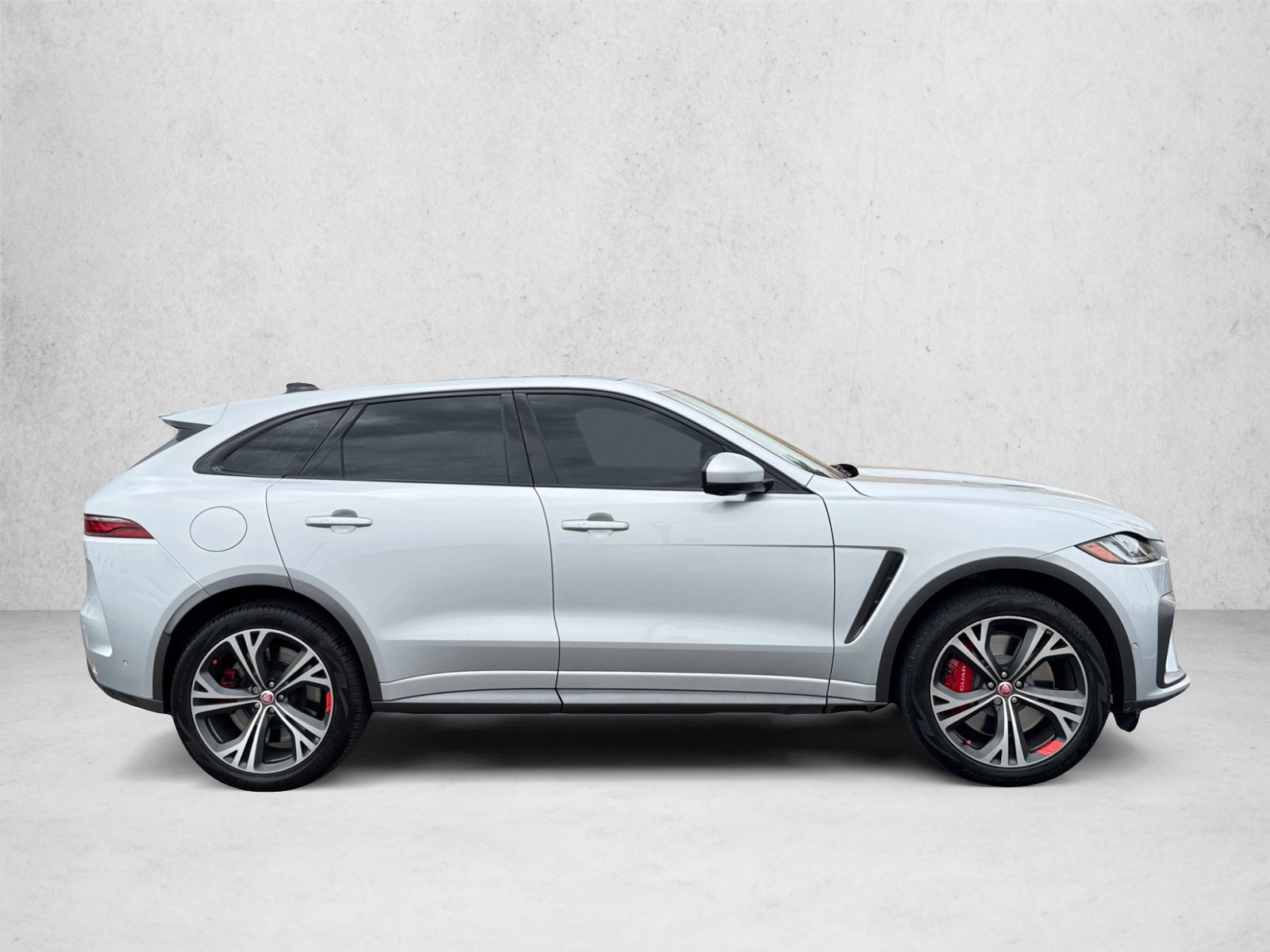 Used 2021 Jaguar F-PACE SVR AWD/4WD image 4