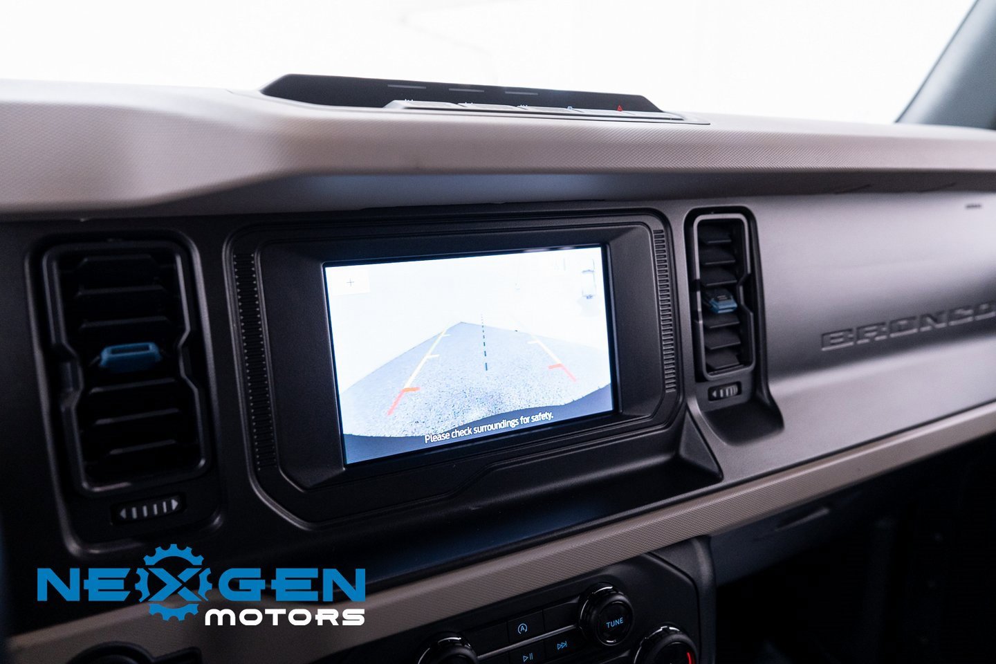 Used 2022 Ford Bronco Wildtrak image 35