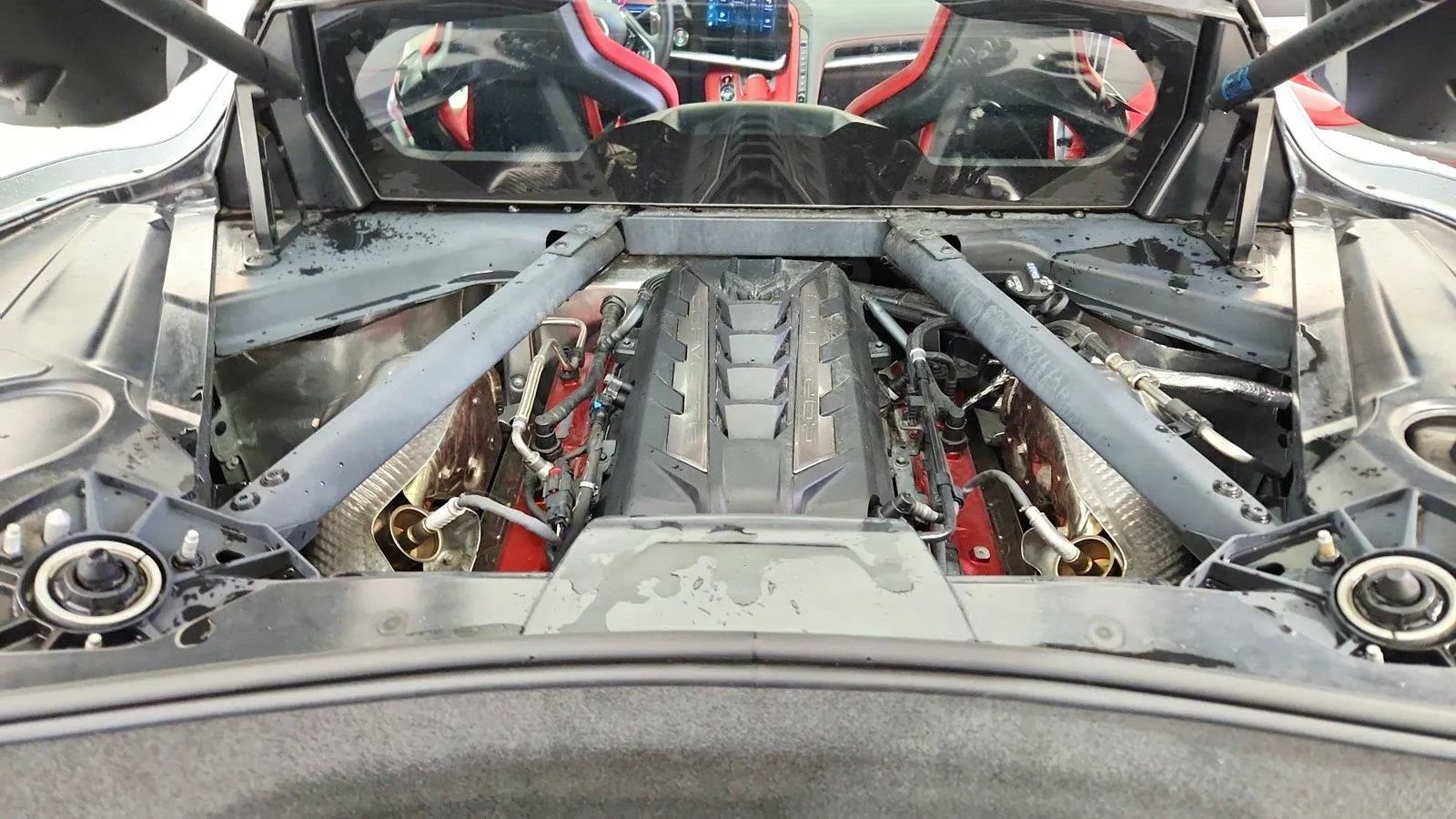 Used 2024 Chevrolet Corvette Stingray Preferred Cpe w/ Battery Protection Package RWD image 36