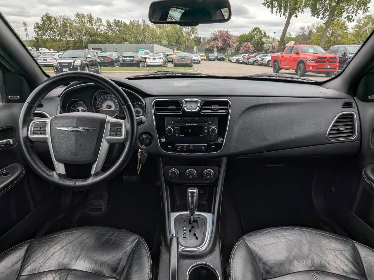 Used 2013 Chrysler 200 Limited FWD image 2