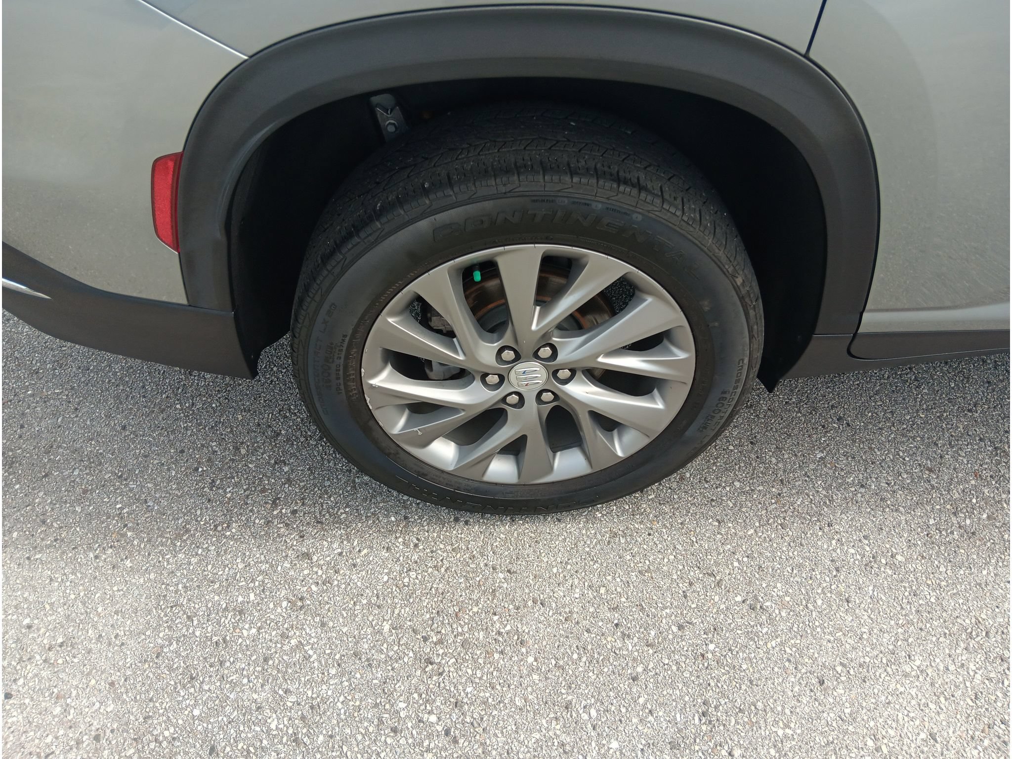 Used 2025 Buick Enclave Preferred AWD/4WD image 6