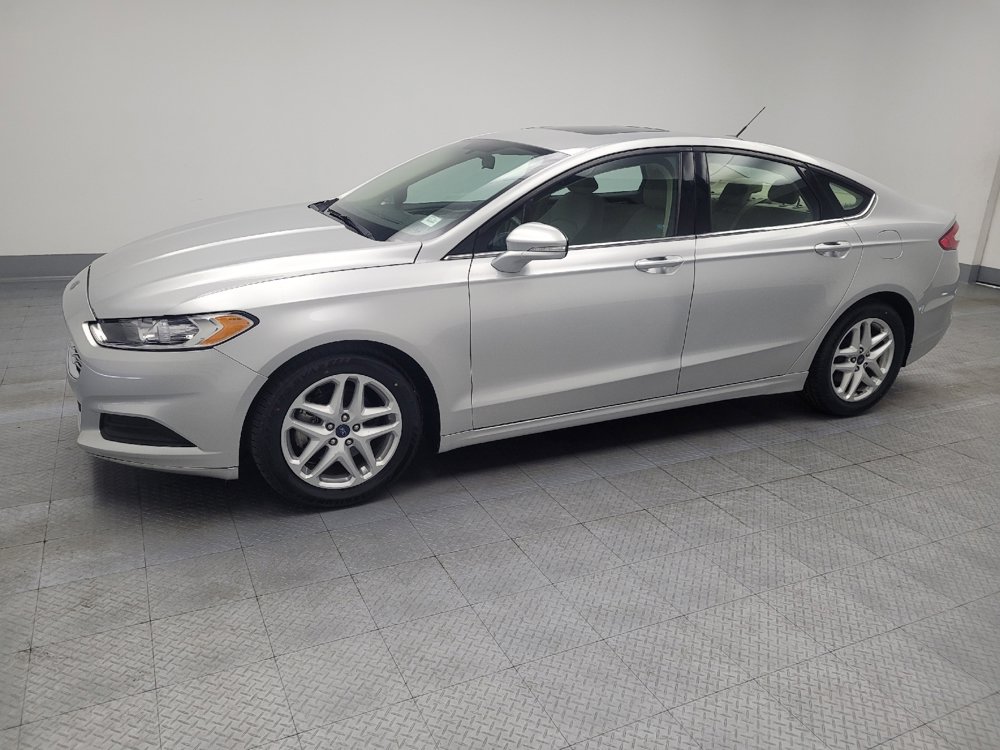 Used 2016 Ford Fusion SE image 2