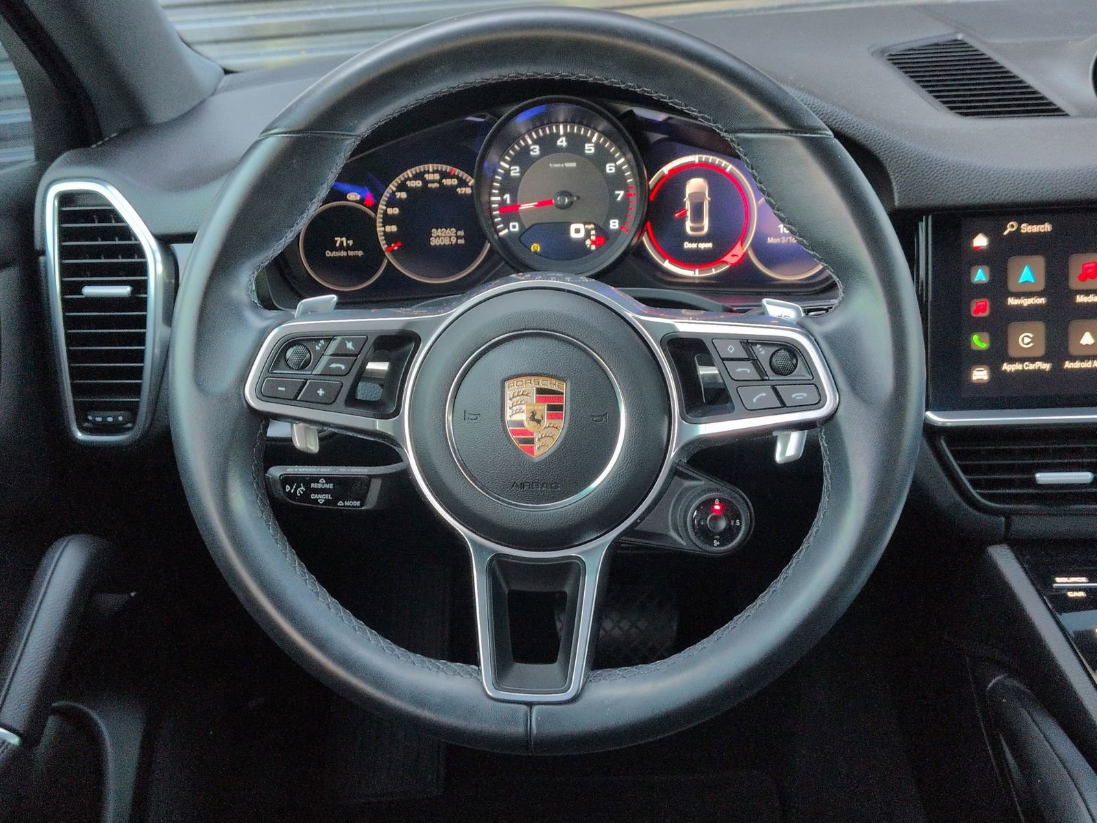 Certified 2022 Porsche Cayenne Platinum Edition AWD/4WD image 16
