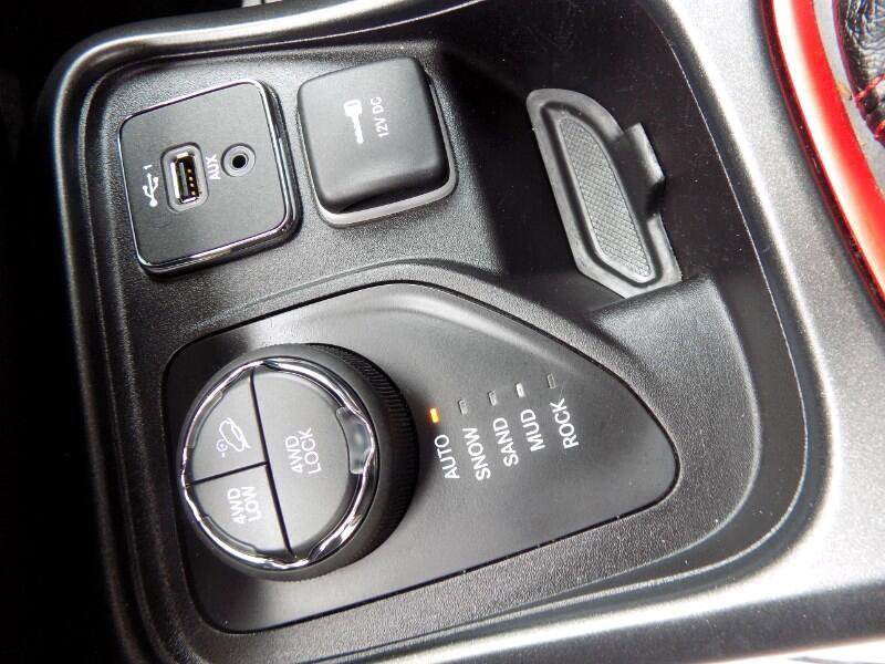 Used 2020 Jeep Compass Trailhawk image 30