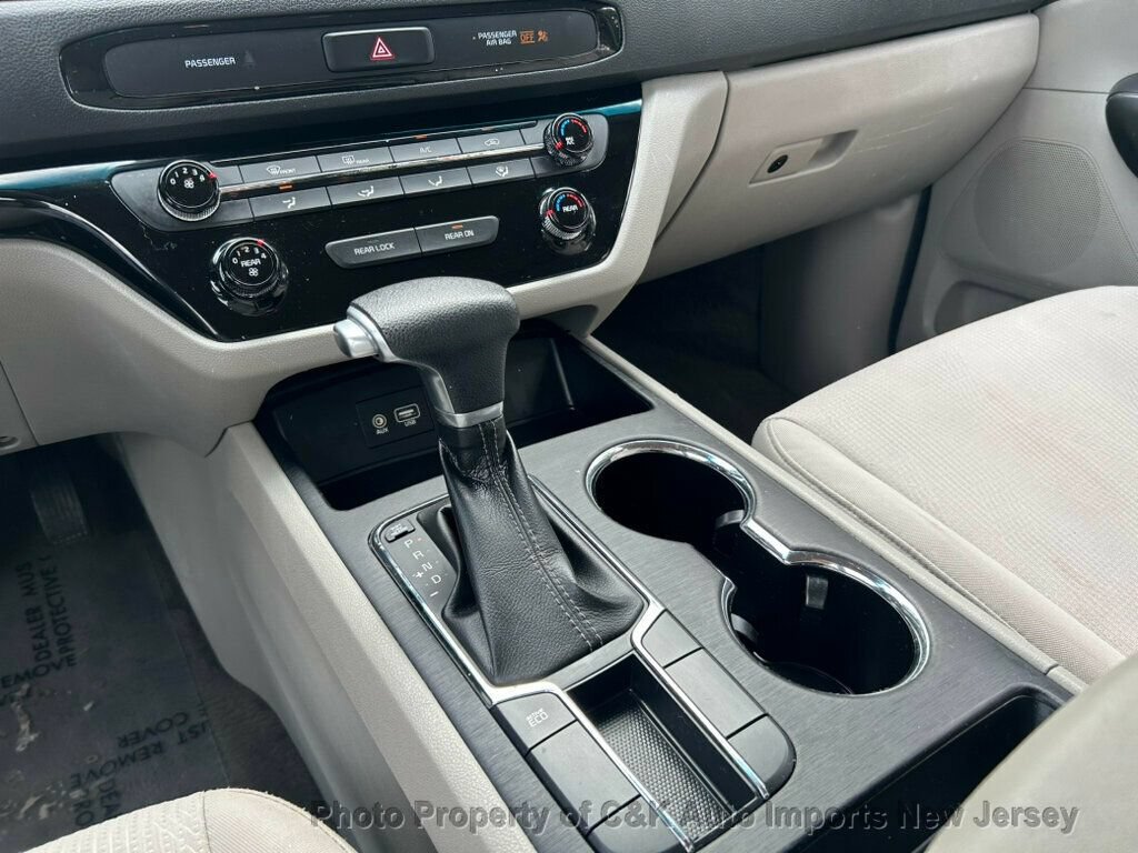 Used 2019 Kia Sedona L FWD image 49