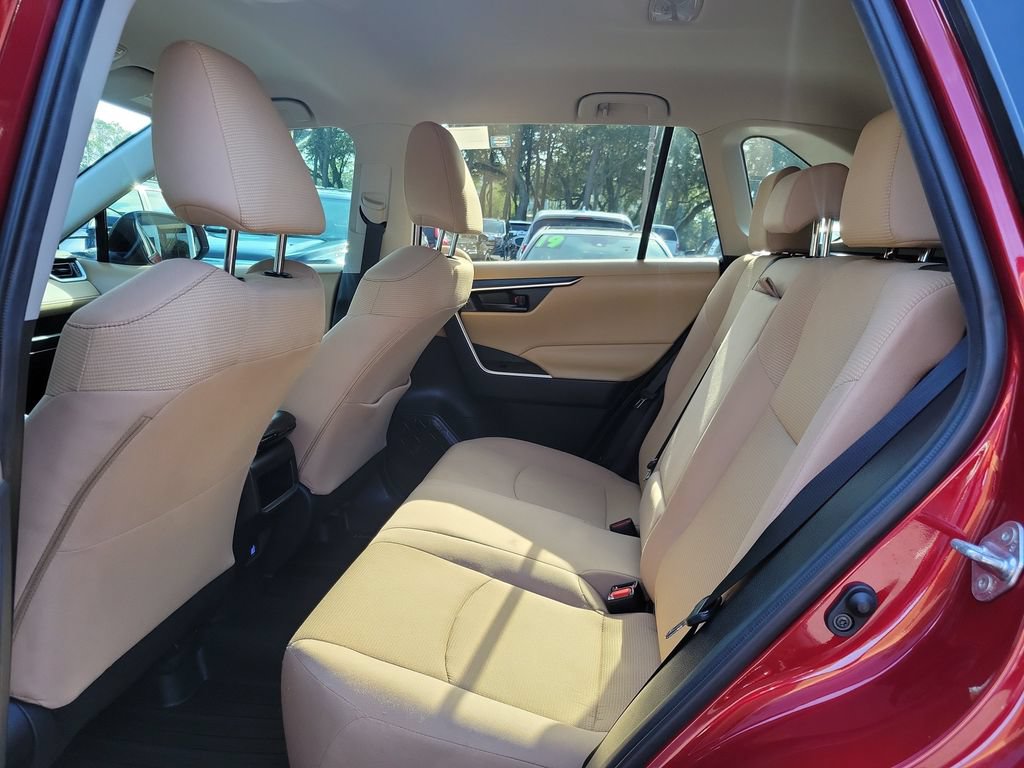 Used 2020 Toyota RAV4 LE FWD image 14