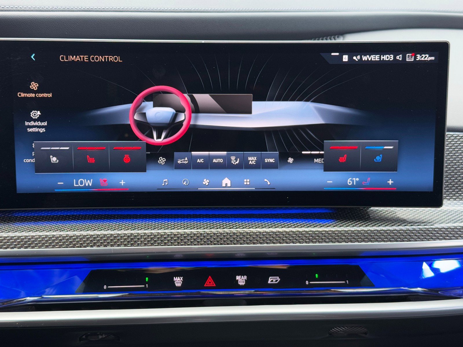 Used 2023 BMW i7 xDrive60 image 32