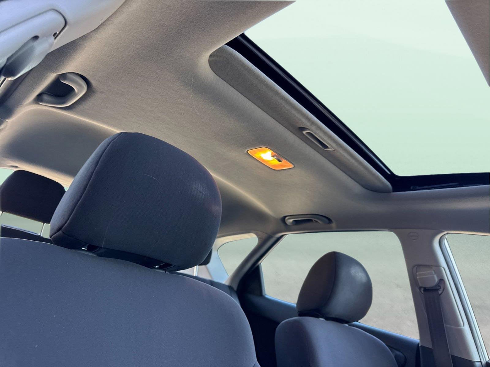 Used 2011 Kia Forte EX w/ Tech Pkg image 16