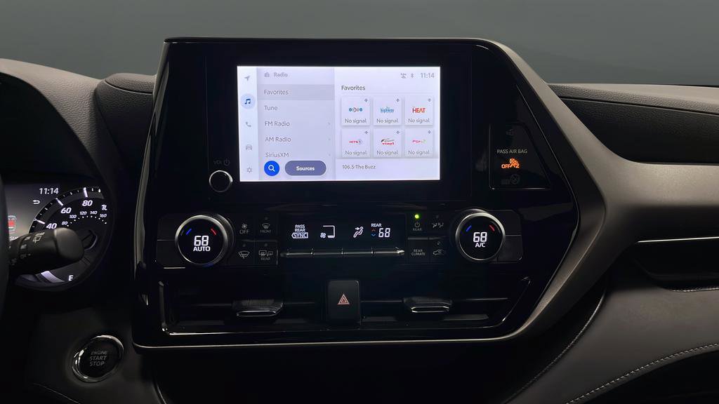 Used 2023 Toyota Highlander LE FWD image 12