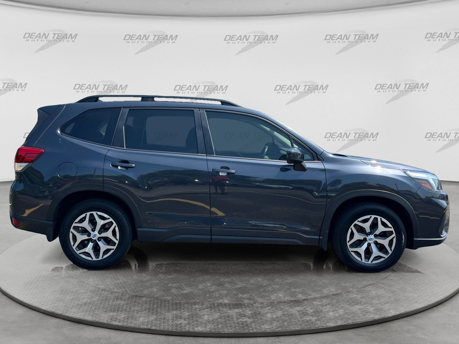 Used 2019 Subaru Forester Premium AWD/4WD image 9