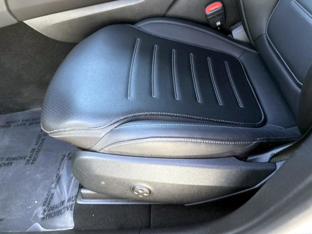 Used 2025 Mercedes-Benz GLC 300 image 20