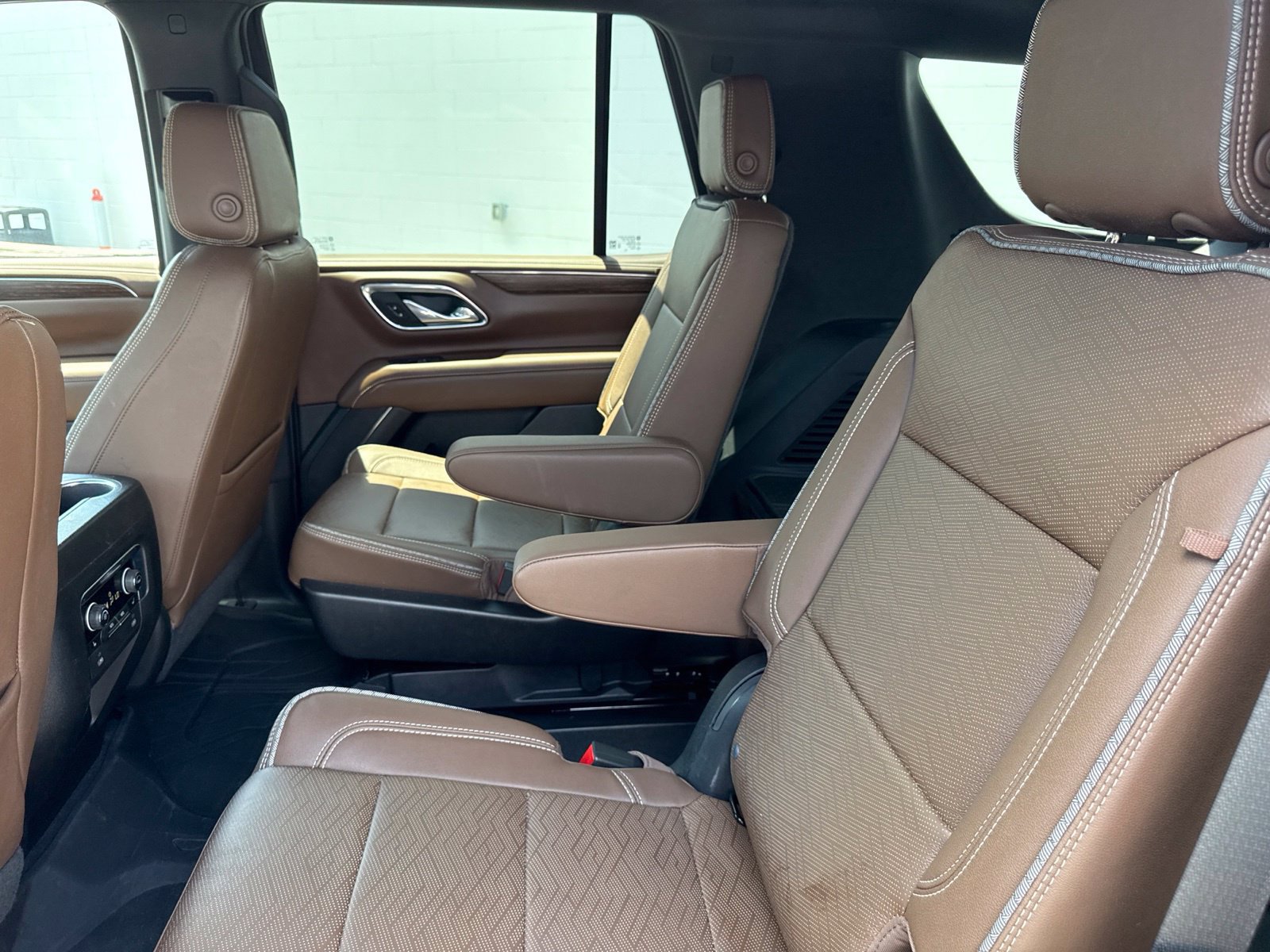 Used 2023 Chevrolet Tahoe High Country AWD/4WD image 17