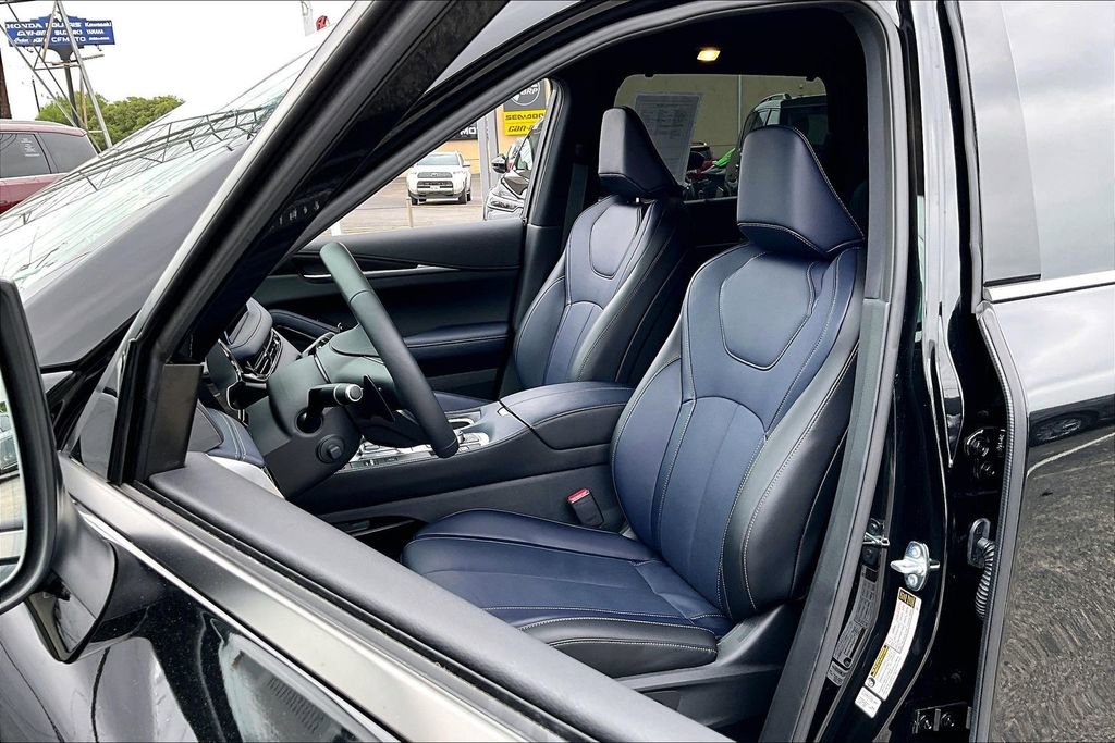 Certified 2026 INFINITI QX60 Sport w/ Dark Cargo Package image 37