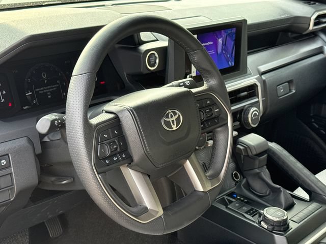 Used 2025 Toyota 4Runner SR5 AWD/4WD image 18