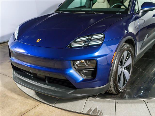 Used 2026 Porsche Macan Electric RWD image 12