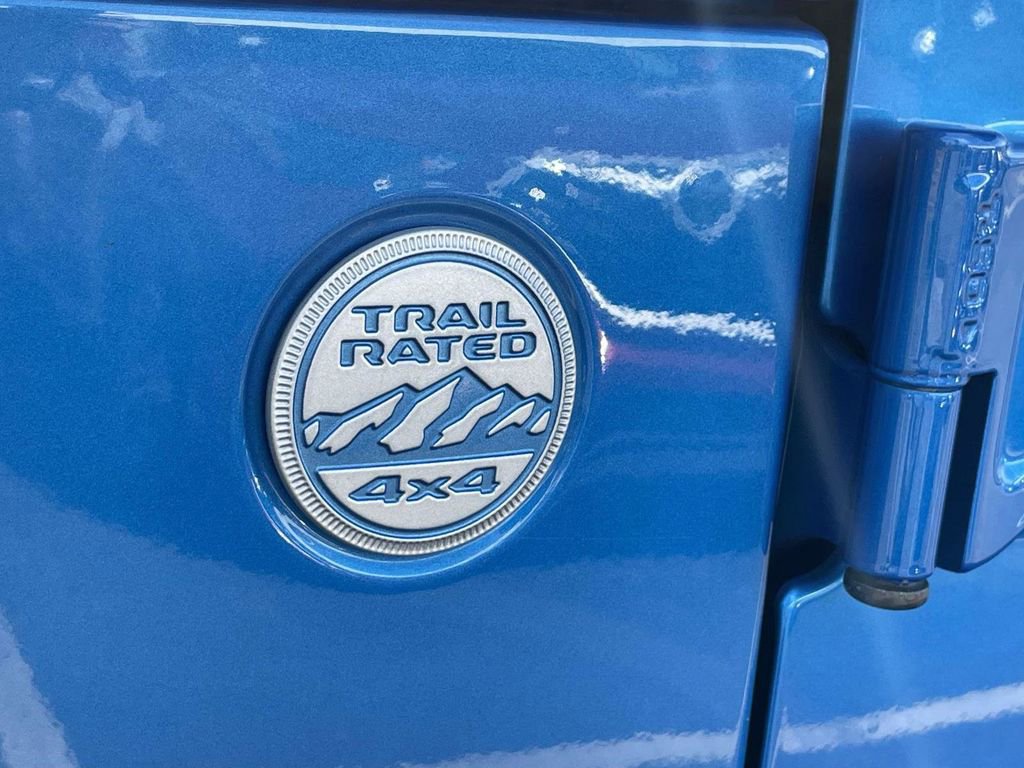 Used 2022 Jeep Wrangler Unlimited Sahara w/ Cold Weather Group AWD/4WD image 14