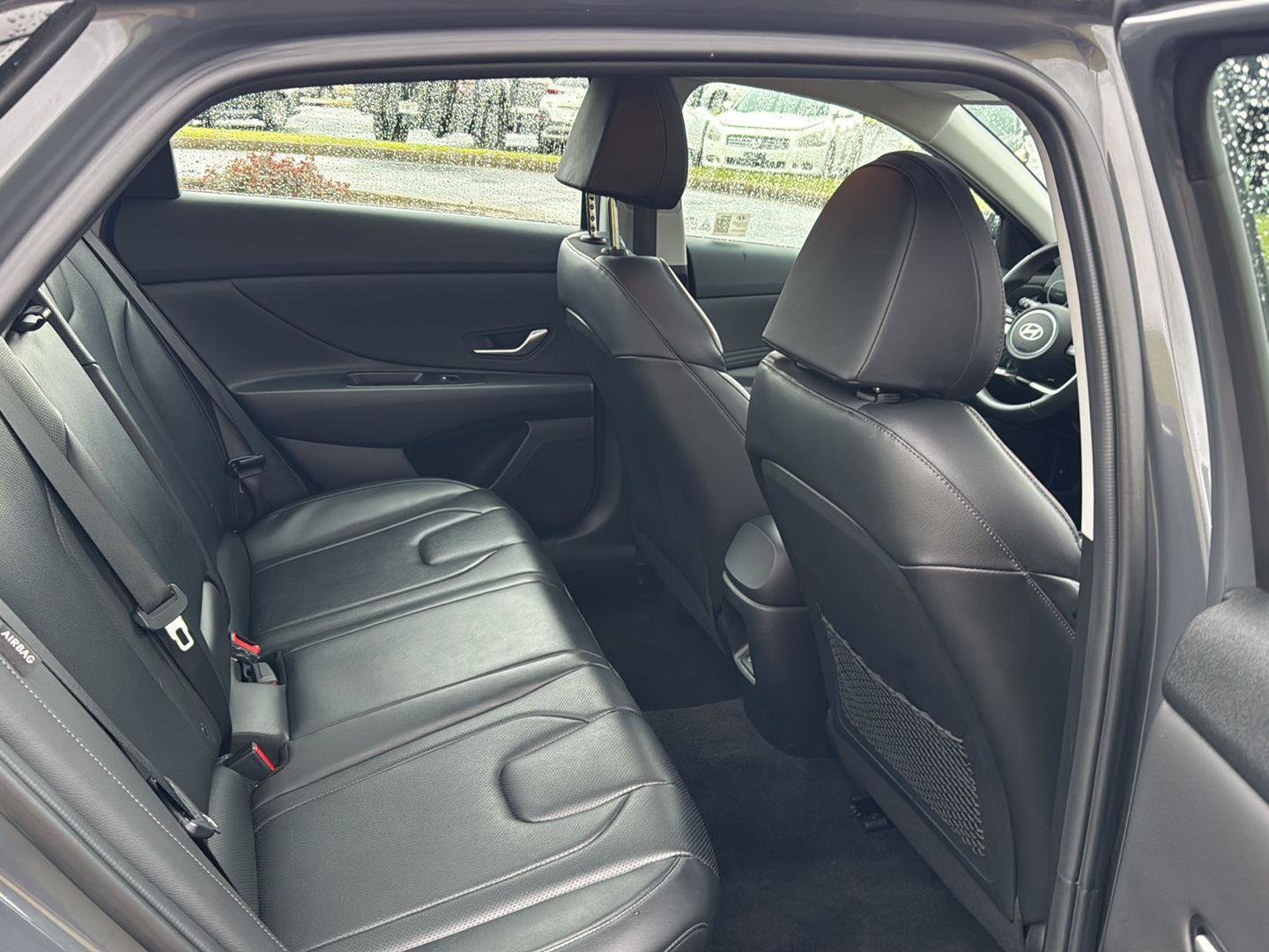 Used 2024 Hyundai Elantra Limited image 11