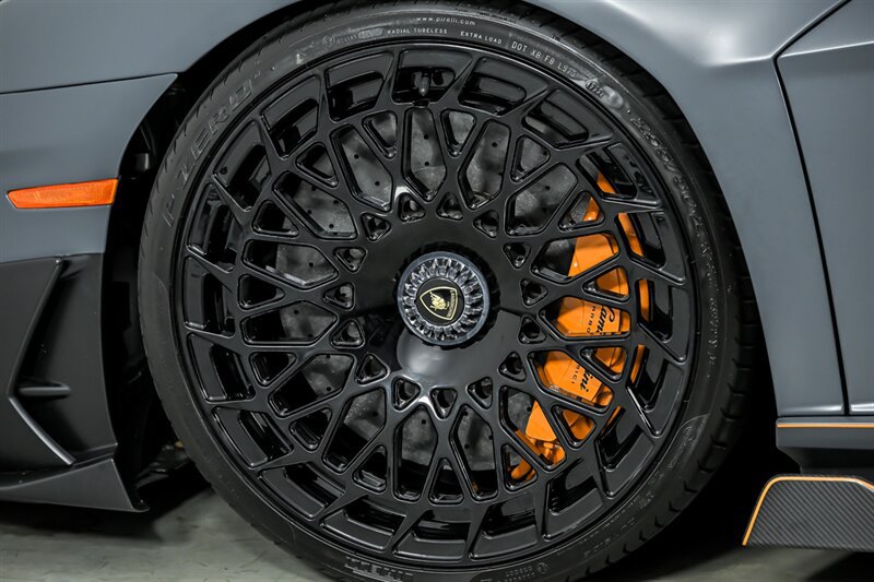Used 2019 Lamborghini Aventador SVJ AWD/4WD image 22