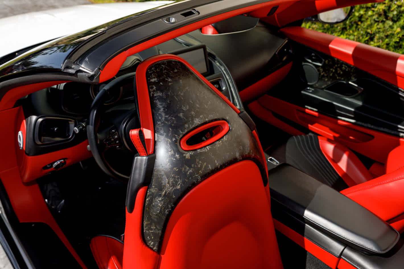 Used 2019 Aston Martin DB11 Volante image 56