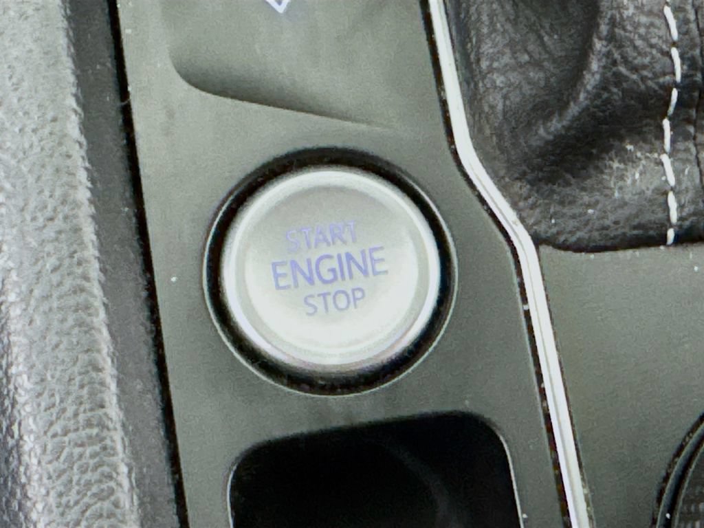 Used 2022 Volkswagen Atlas SEL Premium AWD/4WD image 32