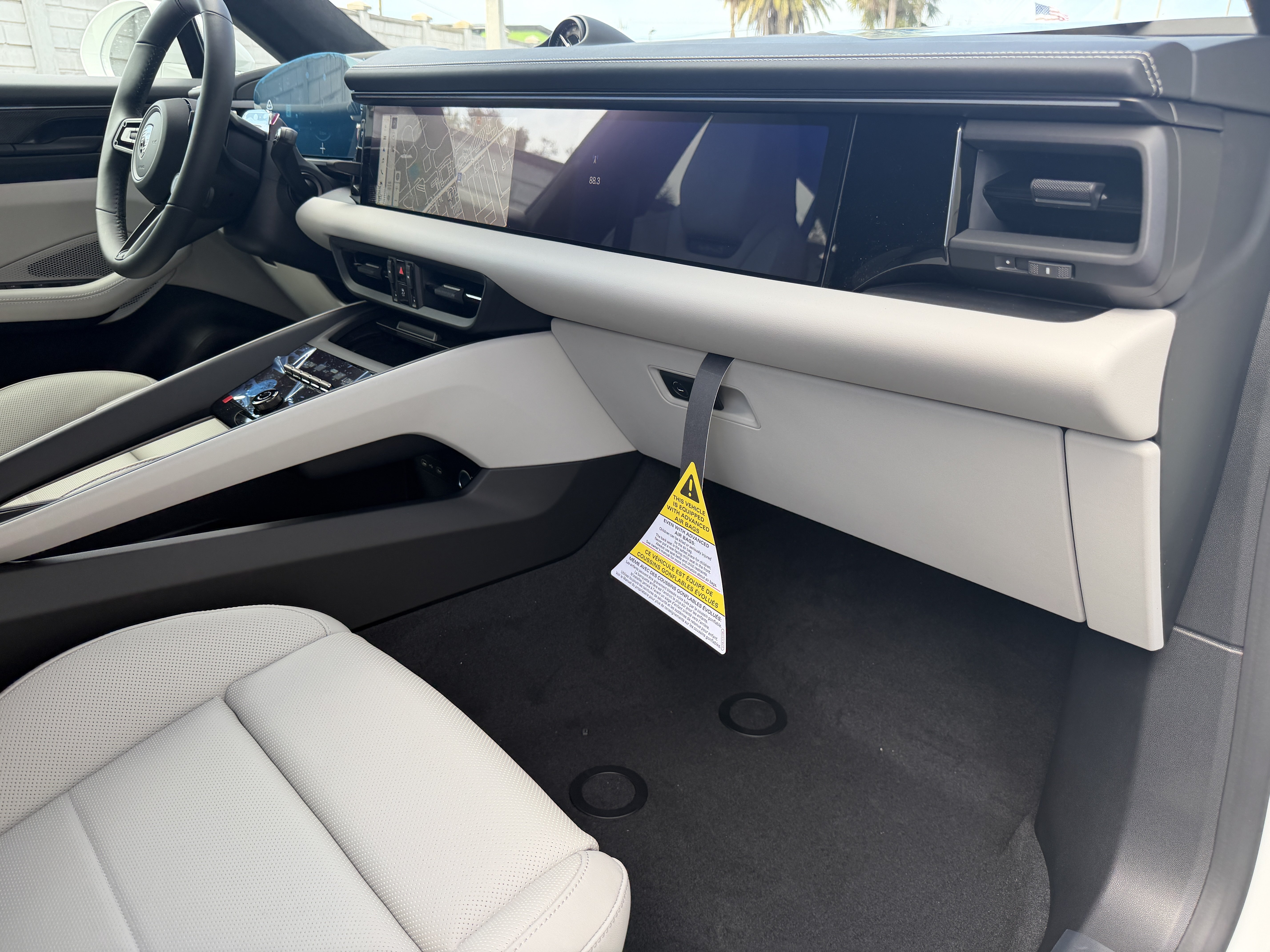 New 2026 Porsche Macan Turbo Electric AWD/4WD image 16