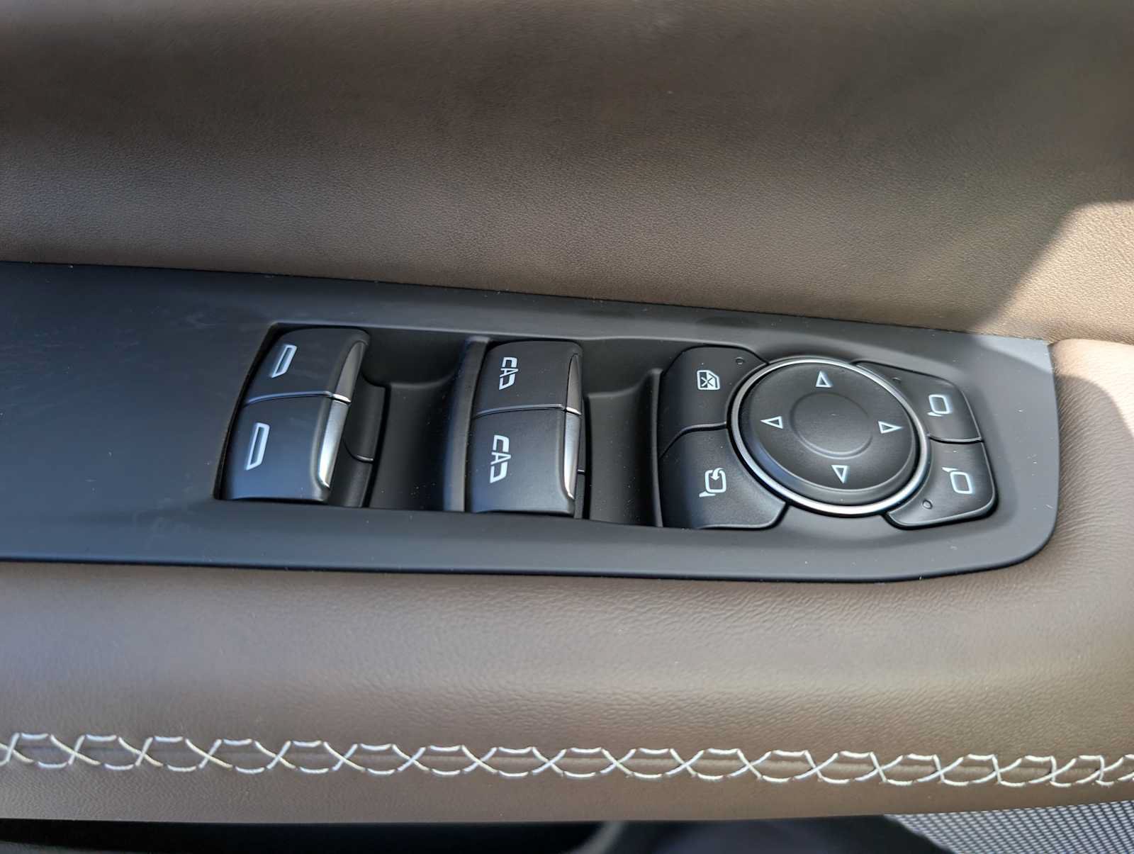 New 2026 GMC Yukon Denali Ultimate w/ LPO, Floor Liner Package AWD/4WD image 34