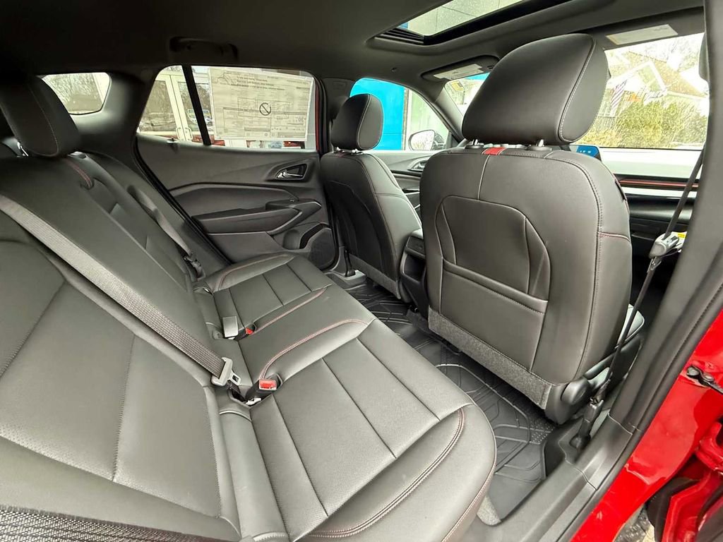 New 2026 Chevrolet Trax RS w/ Sunroof Package image 31