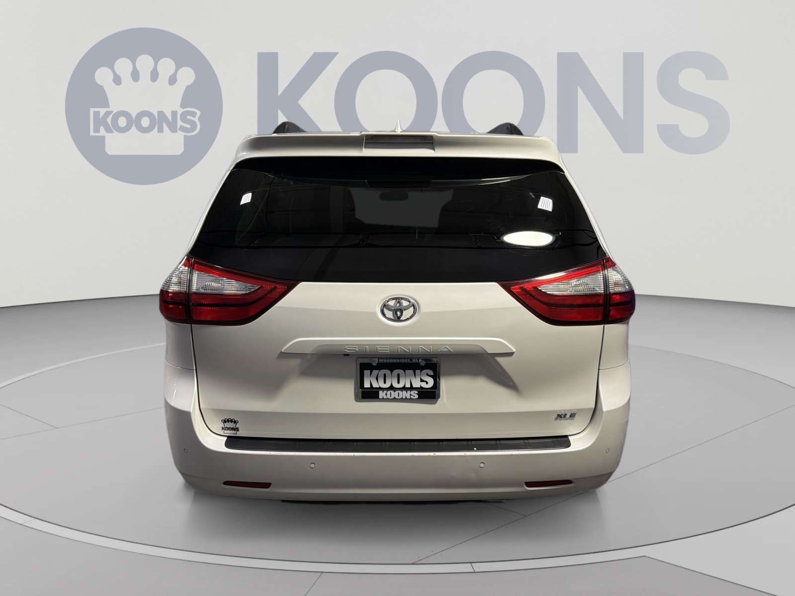 Used 2018 Toyota Sienna XLE Premium FWD image 5