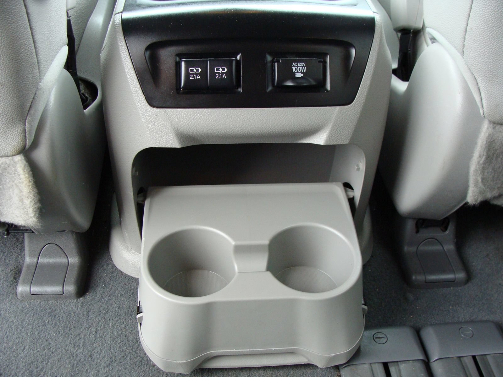 Used 2019 Toyota Sienna XLE w/ XLE Navigation Package FWD image 33