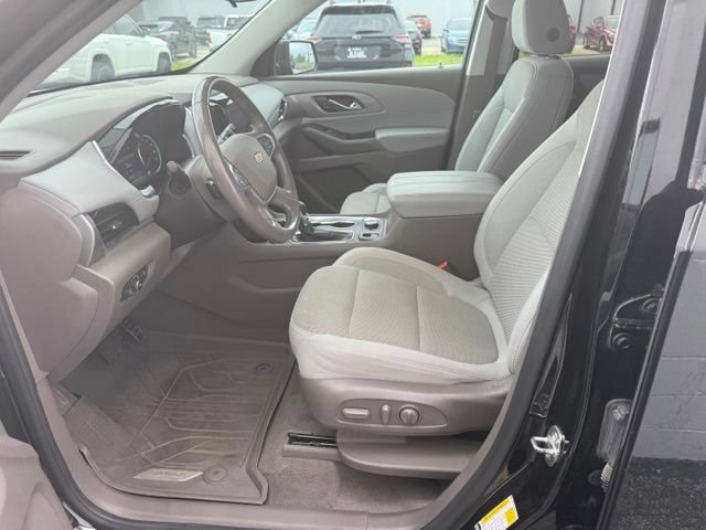 Used 2021 Chevrolet Traverse LT FWD image 24