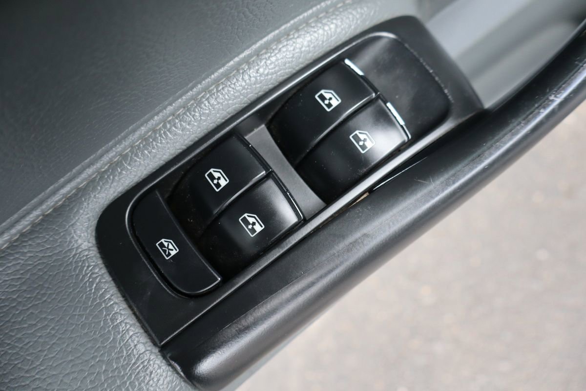 Used 2005 Saab 9-3 Arc image 25