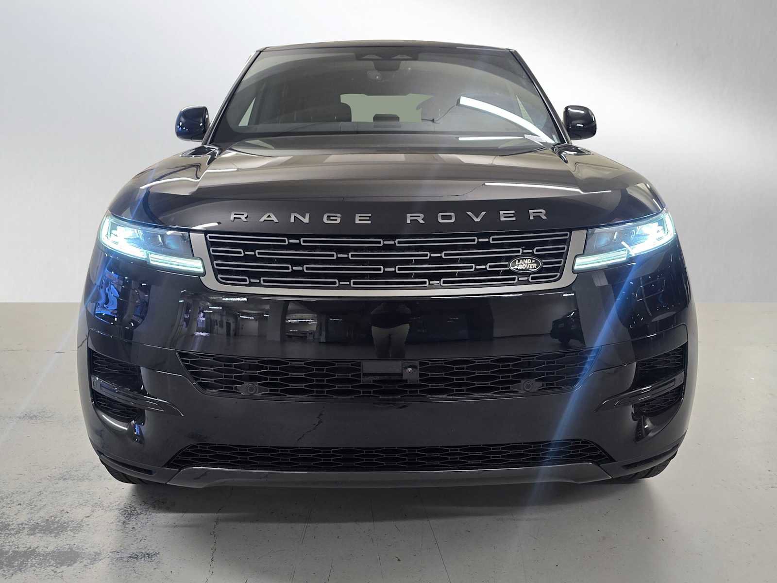 Used 2026 Land Rover Range Rover Sport SE image 8