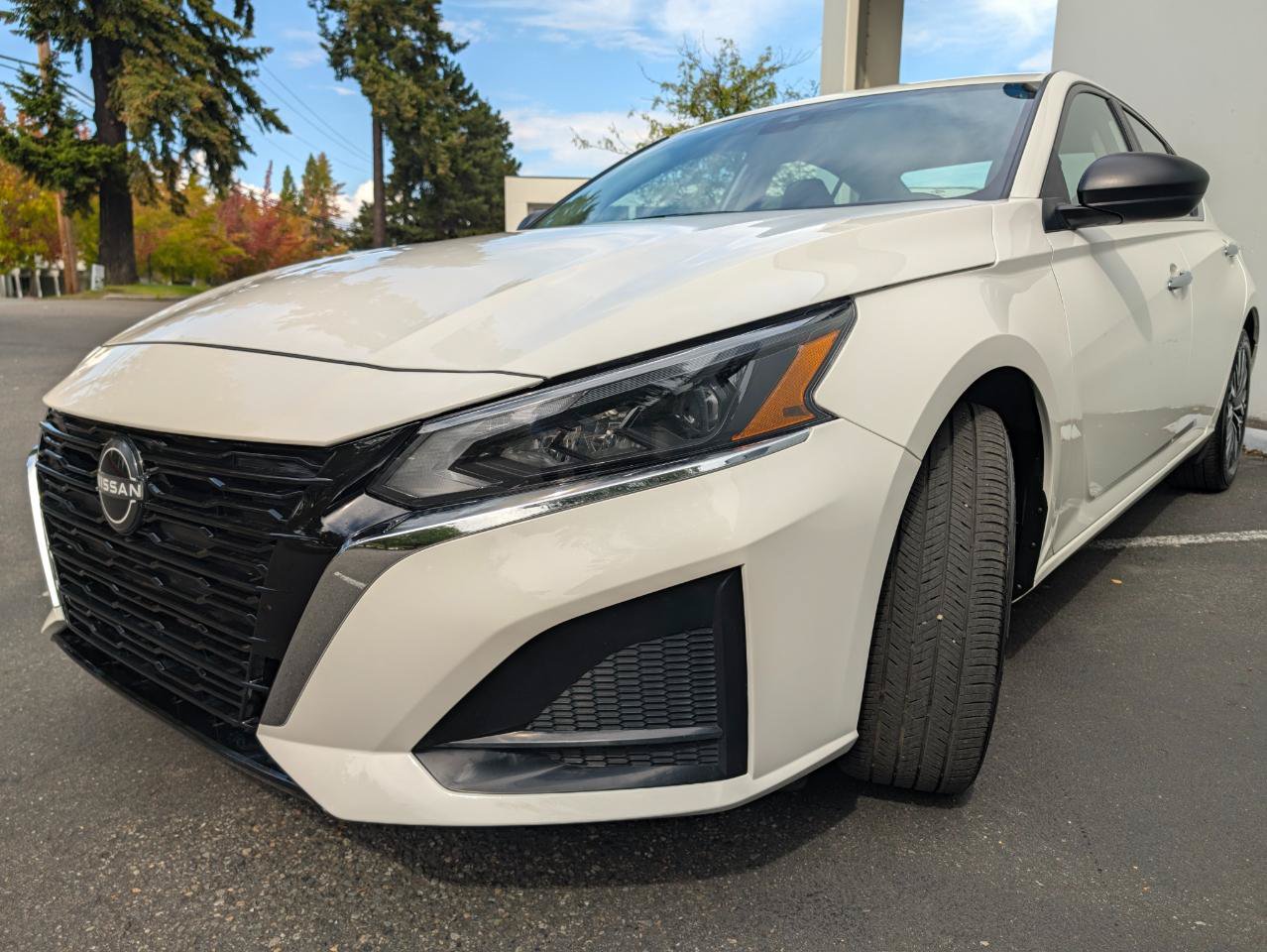 Used 2025 Nissan Altima 2.5 SV AWD/4WD image 3